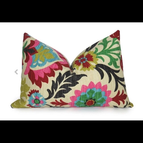 Willa Skye Rosa Damask lumbar pillow cover NWOT